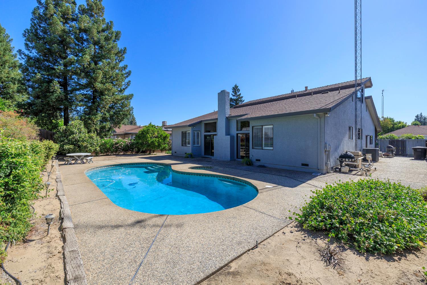 6707 Zerillo Dr, Riverbank, CA 95367