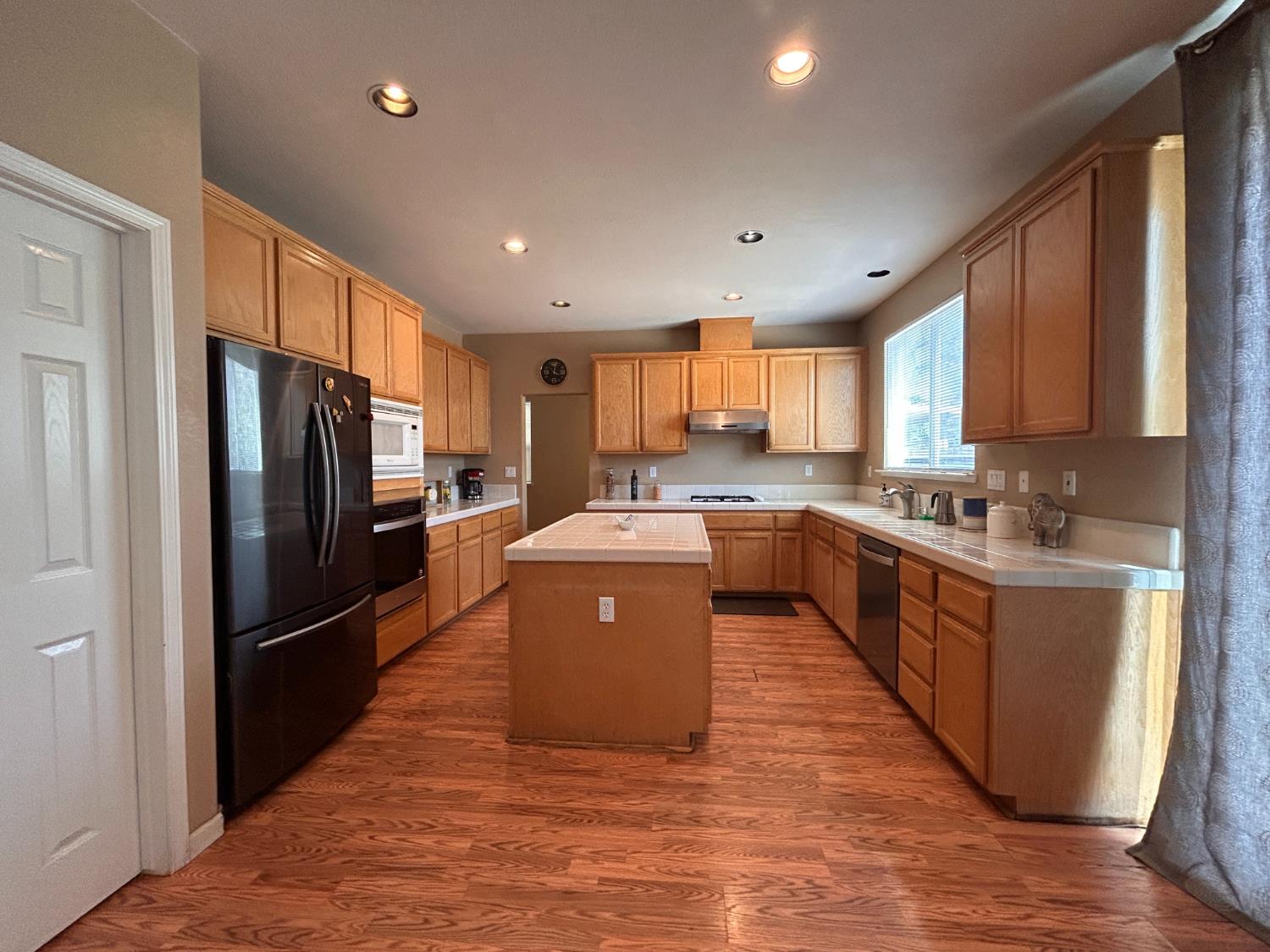 3308 Yerington Ct, Modesto, CA 95355