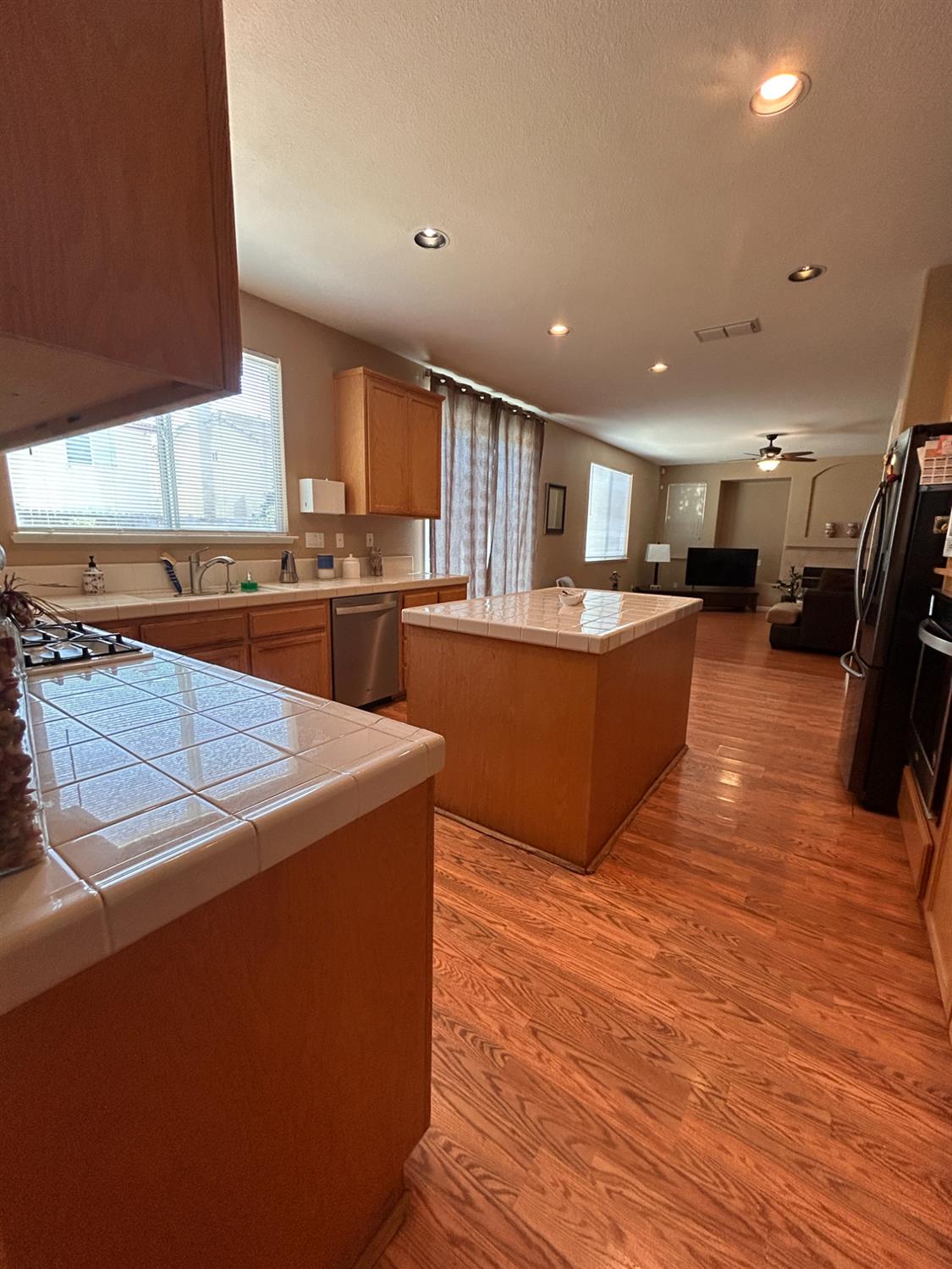 3308 Yerington Ct, Modesto, CA 95355