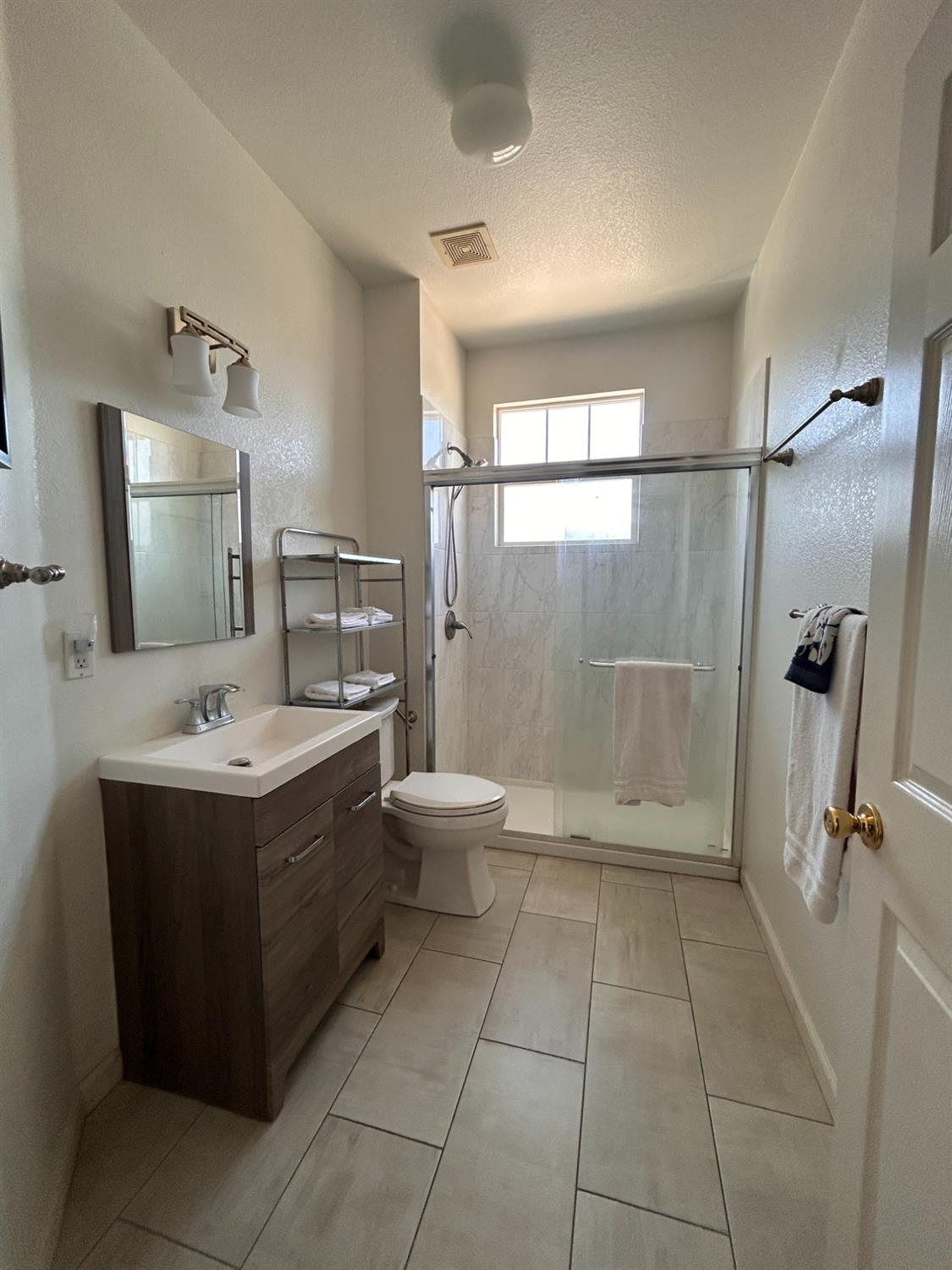 3308 Yerington Ct, Modesto, CA 95355