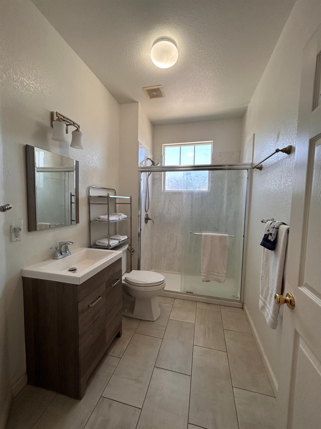 3308 Yerington Ct, Modesto, CA 95355