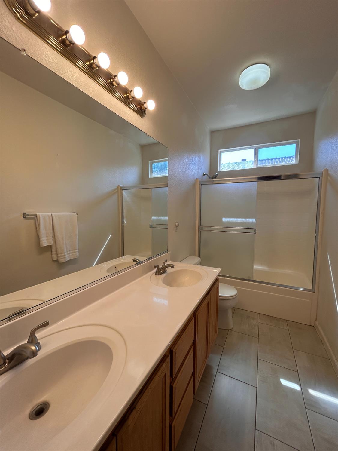 3308 Yerington Ct, Modesto, CA 95355