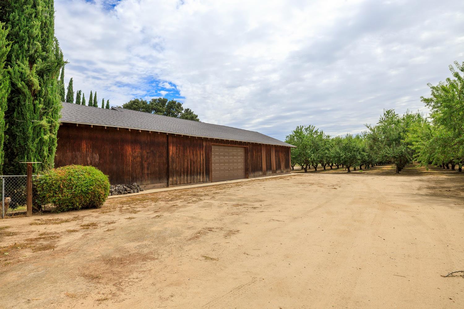 22342 Henry Rd, Escalon, CA 95320