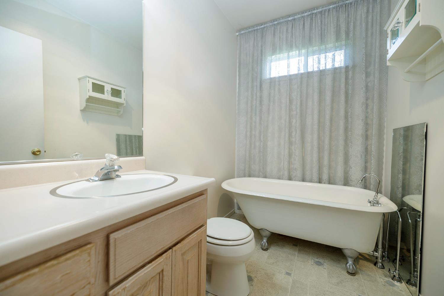 22342 Henry Rd, Escalon, CA 95320