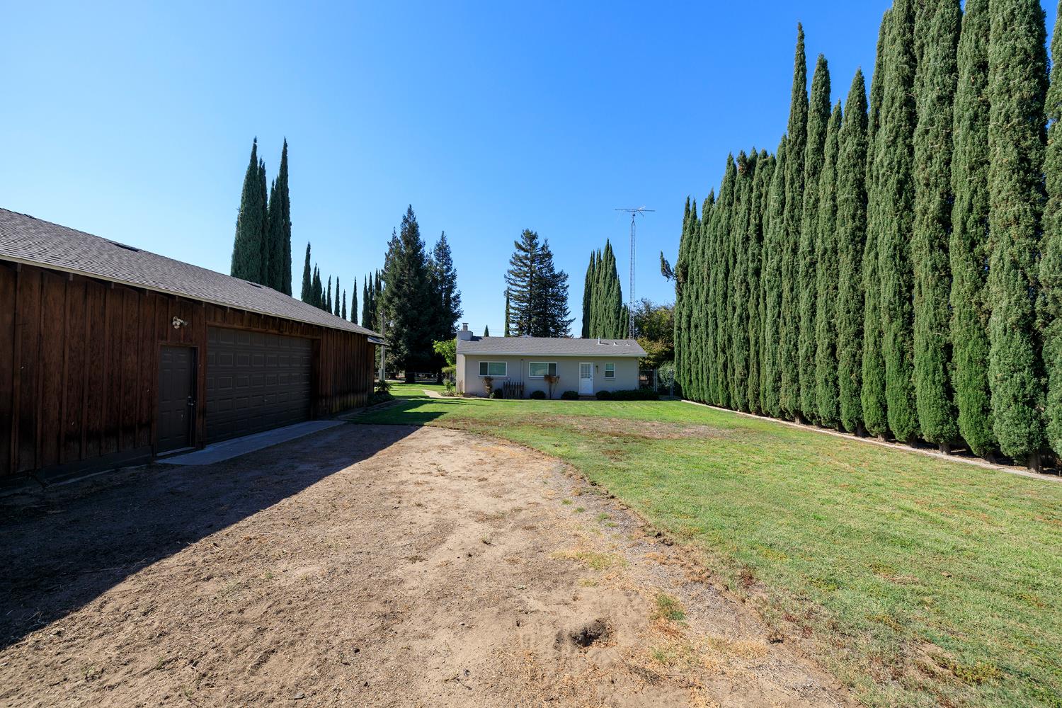 22342 Henry Rd, Escalon, CA 95320