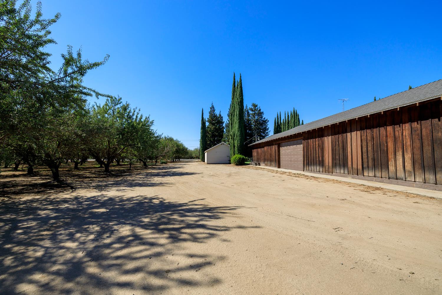 22342 Henry Rd, Escalon, CA 95320