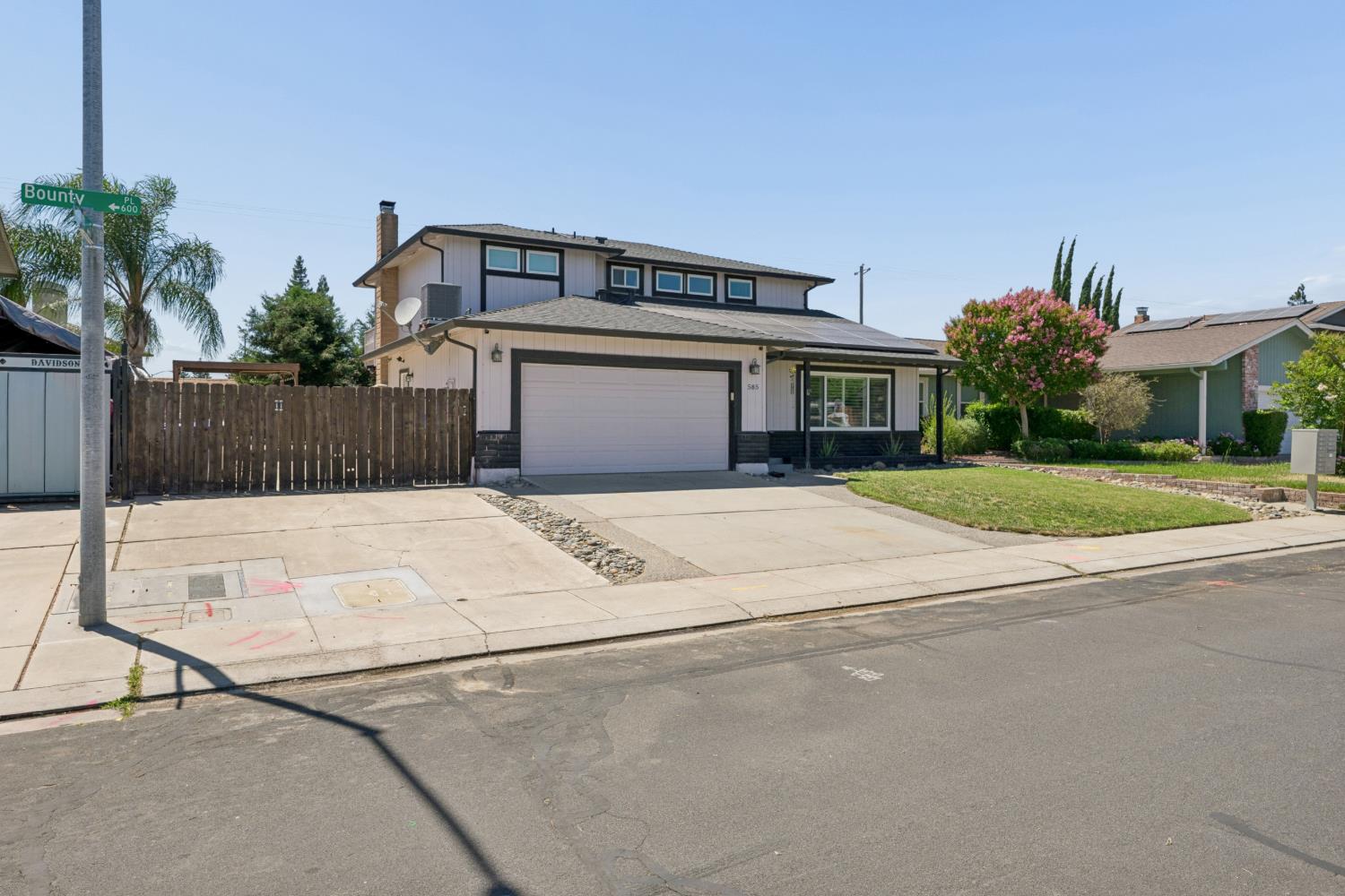 585 Bounty Pl, Manteca, CA 95337