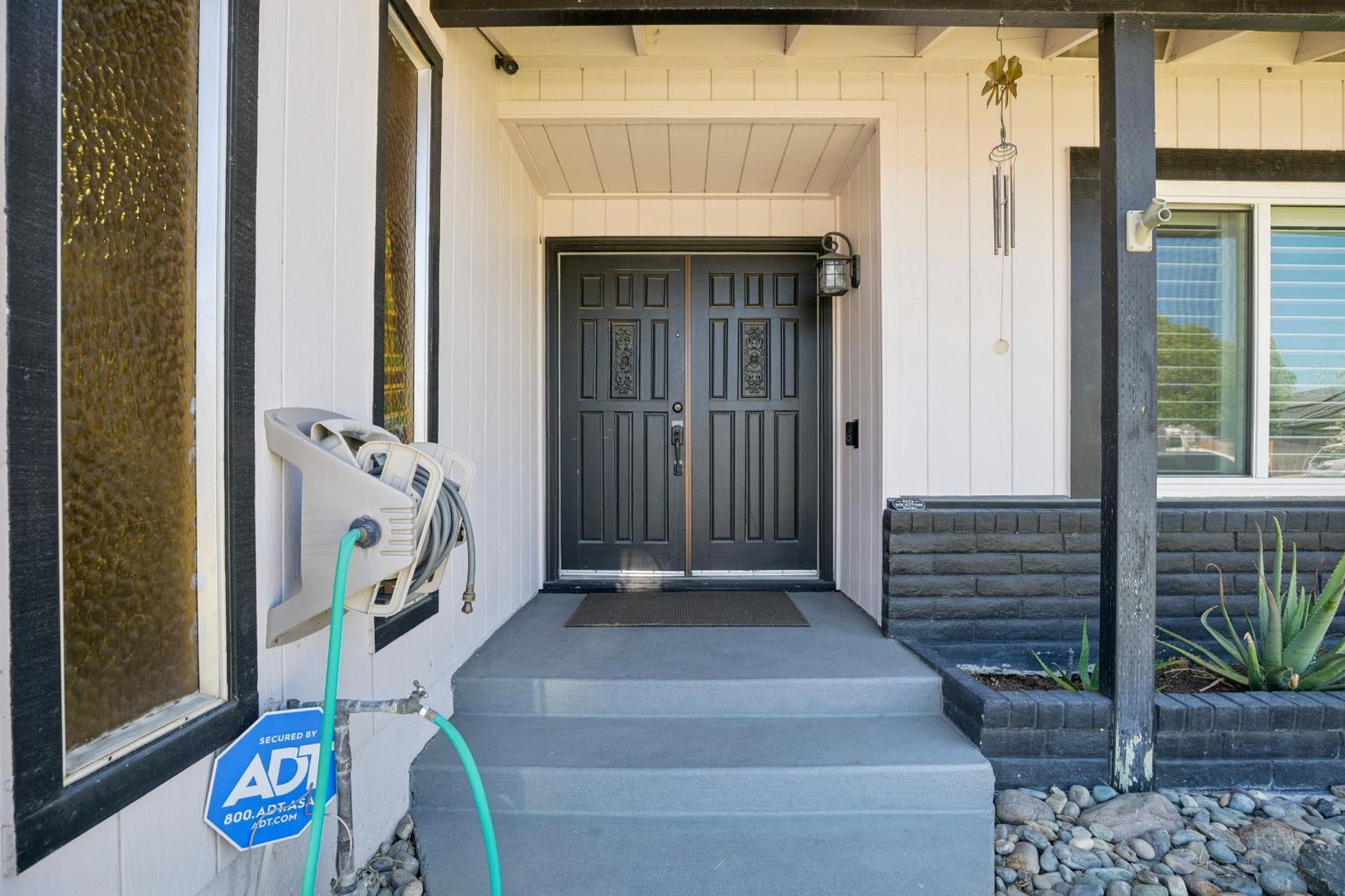 585 Bounty Pl, Manteca, CA 95337