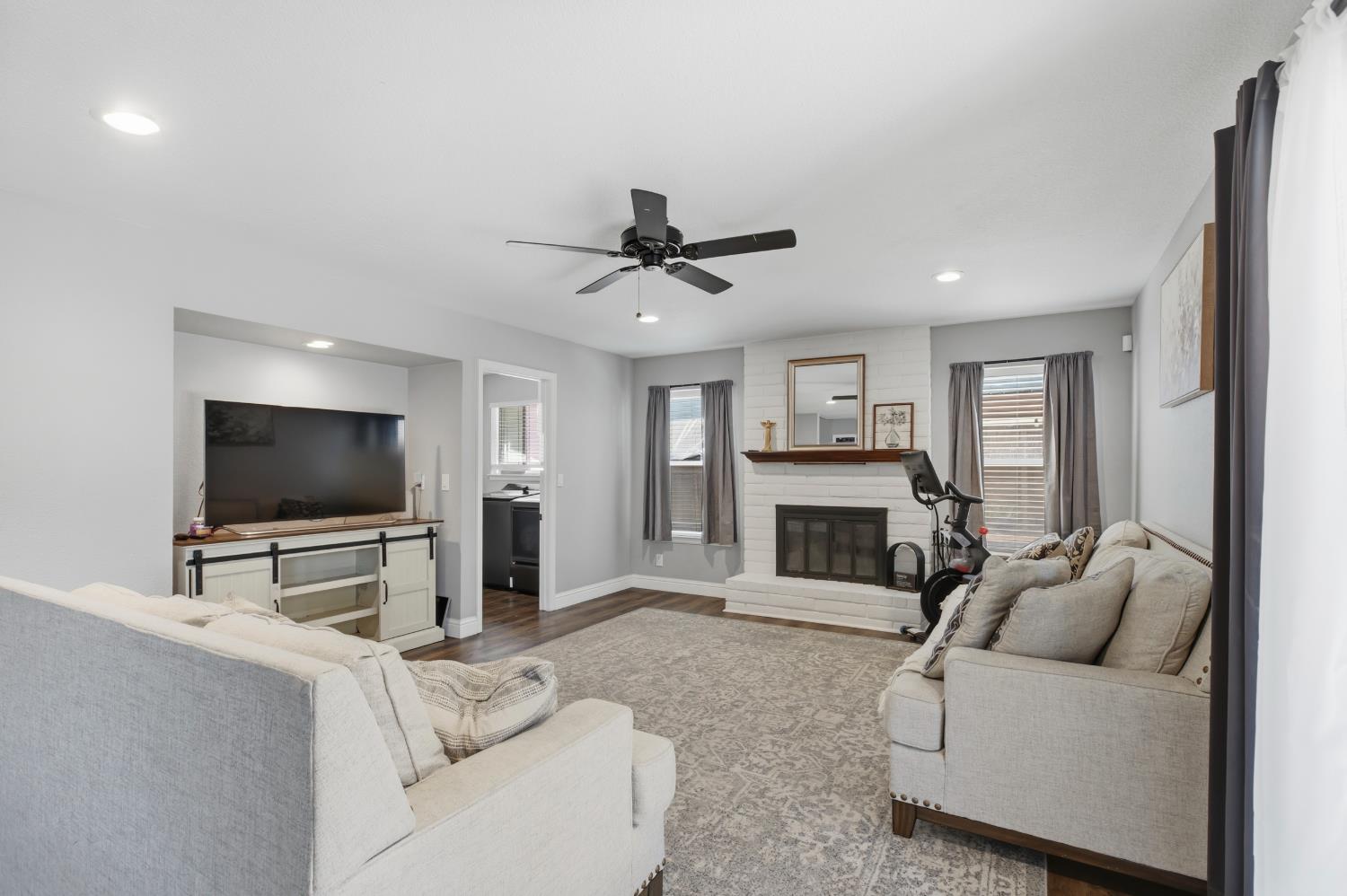 585 Bounty Pl, Manteca, CA 95337