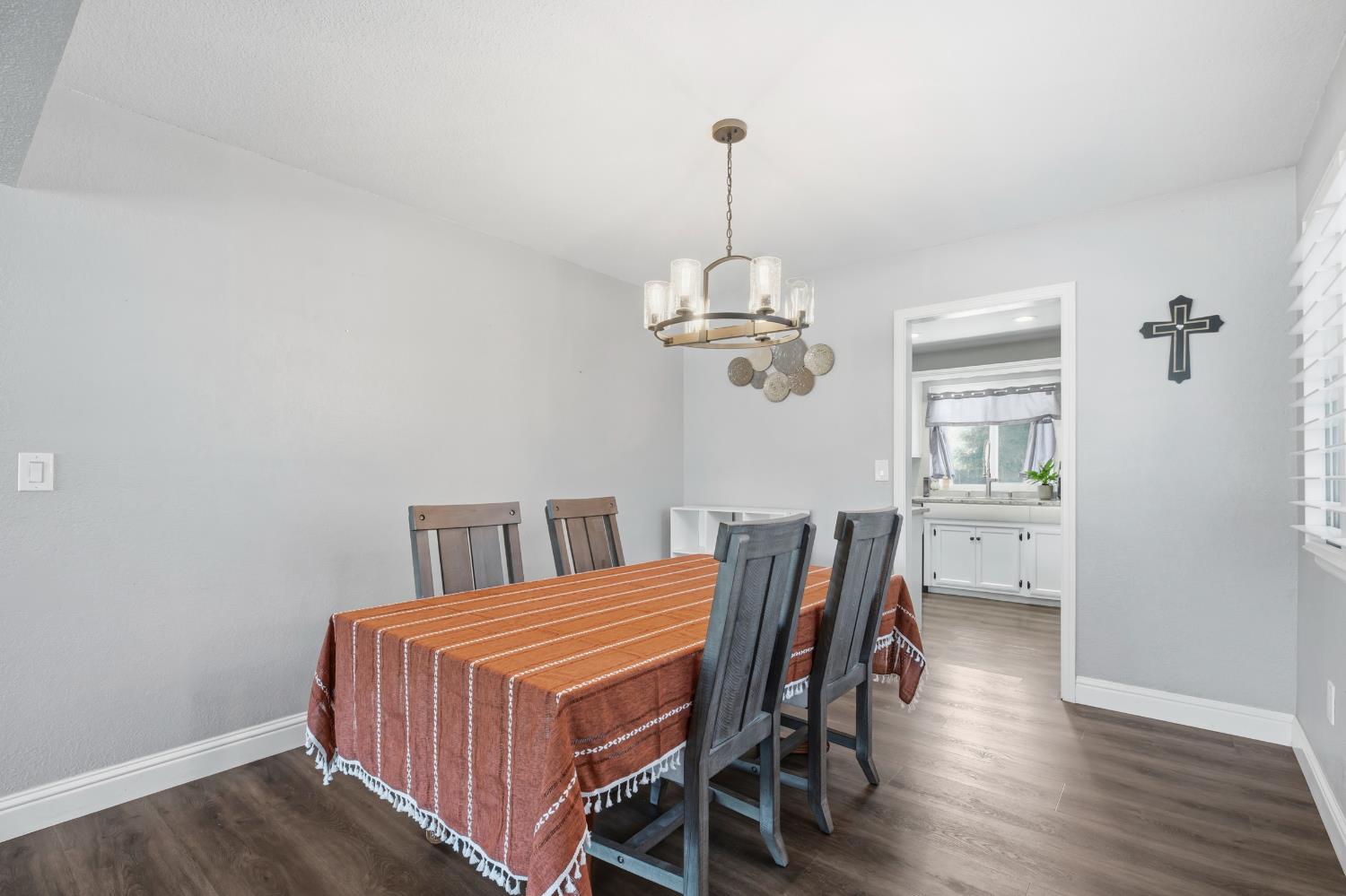 585 Bounty Pl, Manteca, CA 95337