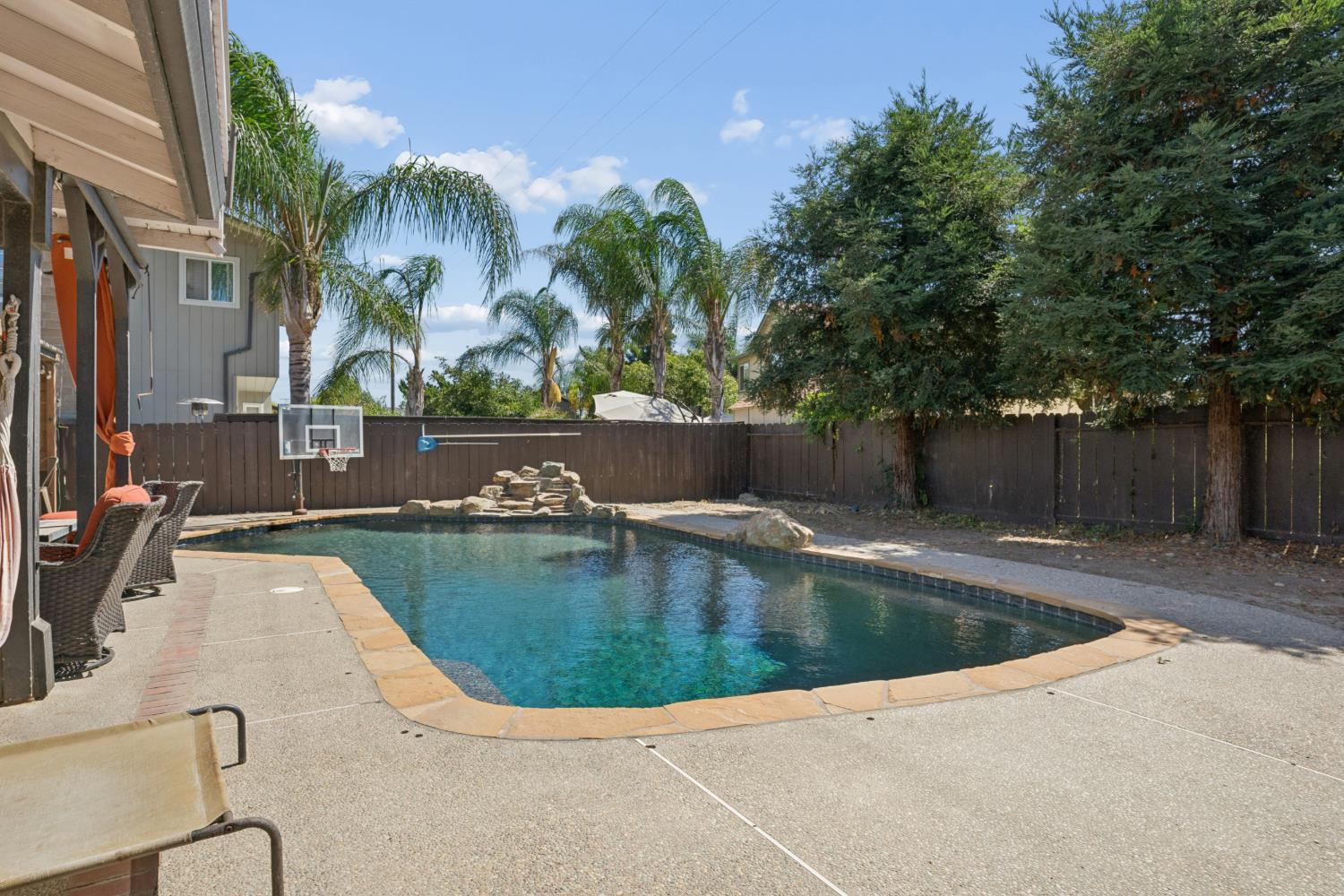 585 Bounty Pl, Manteca, CA 95337