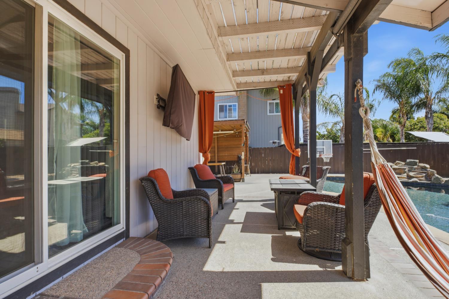 585 Bounty Pl, Manteca, CA 95337