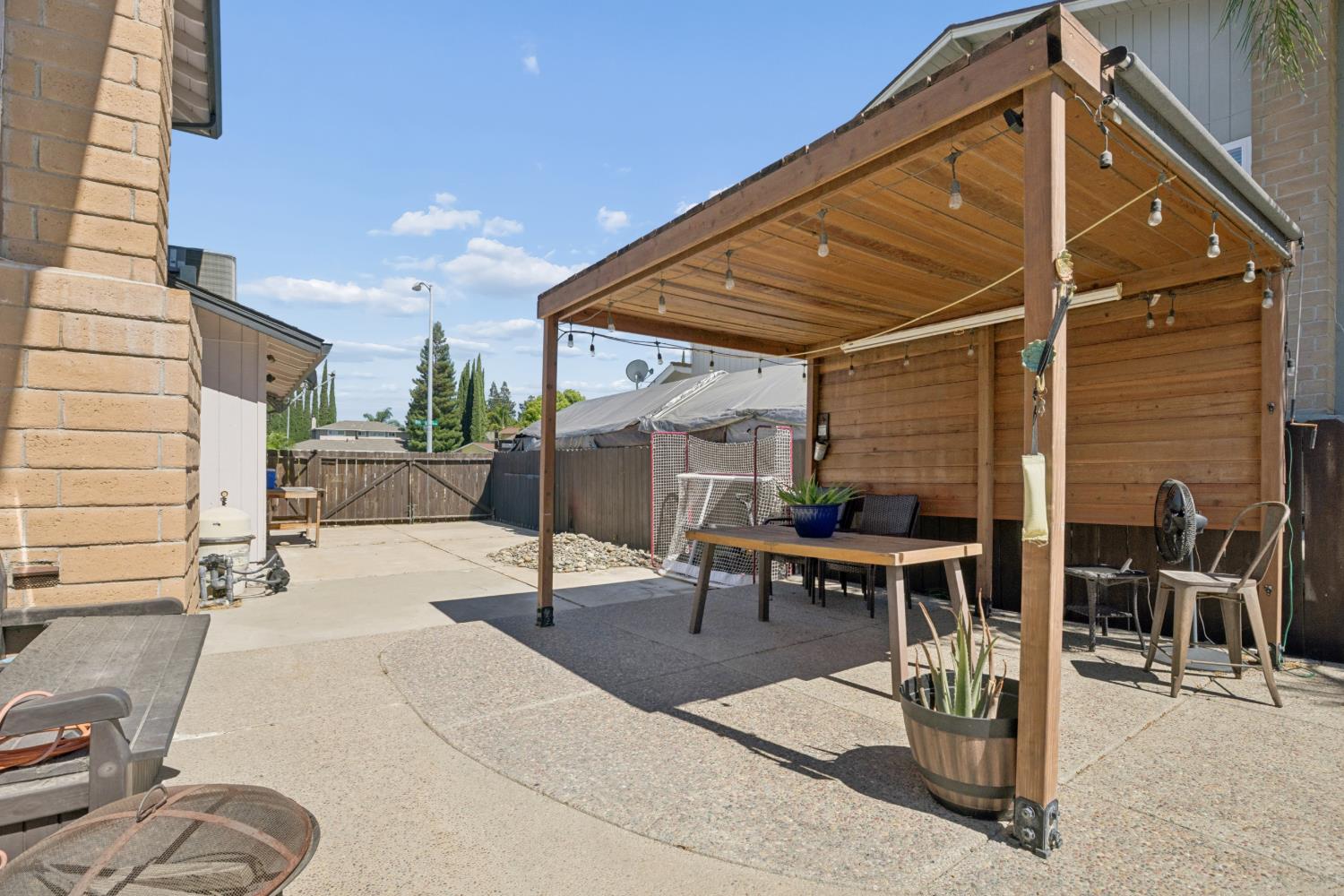 585 Bounty Pl, Manteca, CA 95337