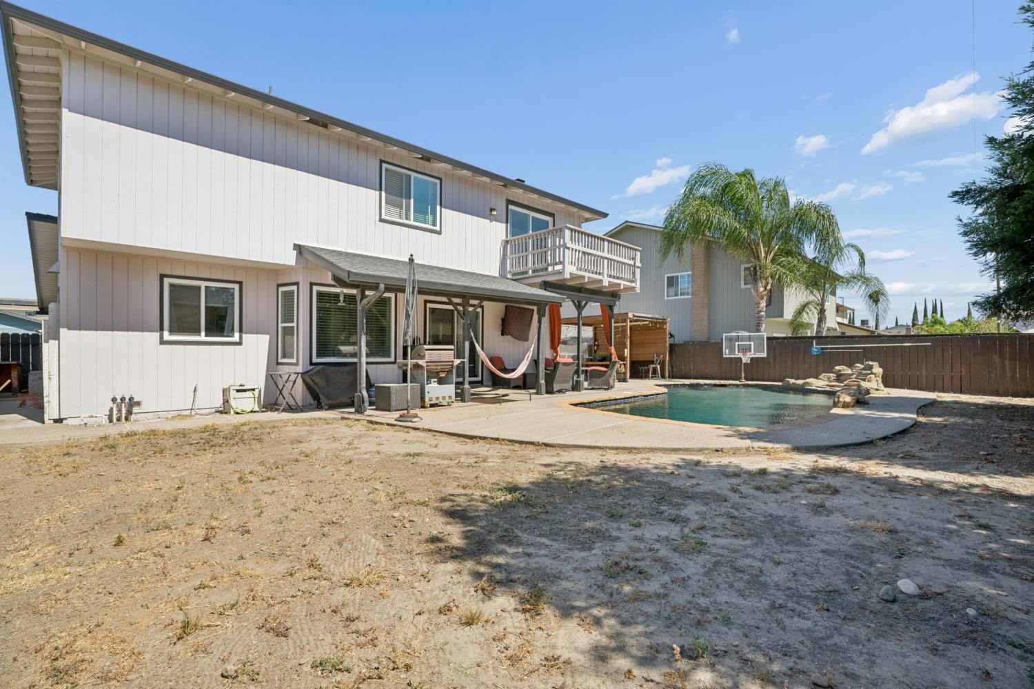 585 Bounty Pl, Manteca, CA 95337