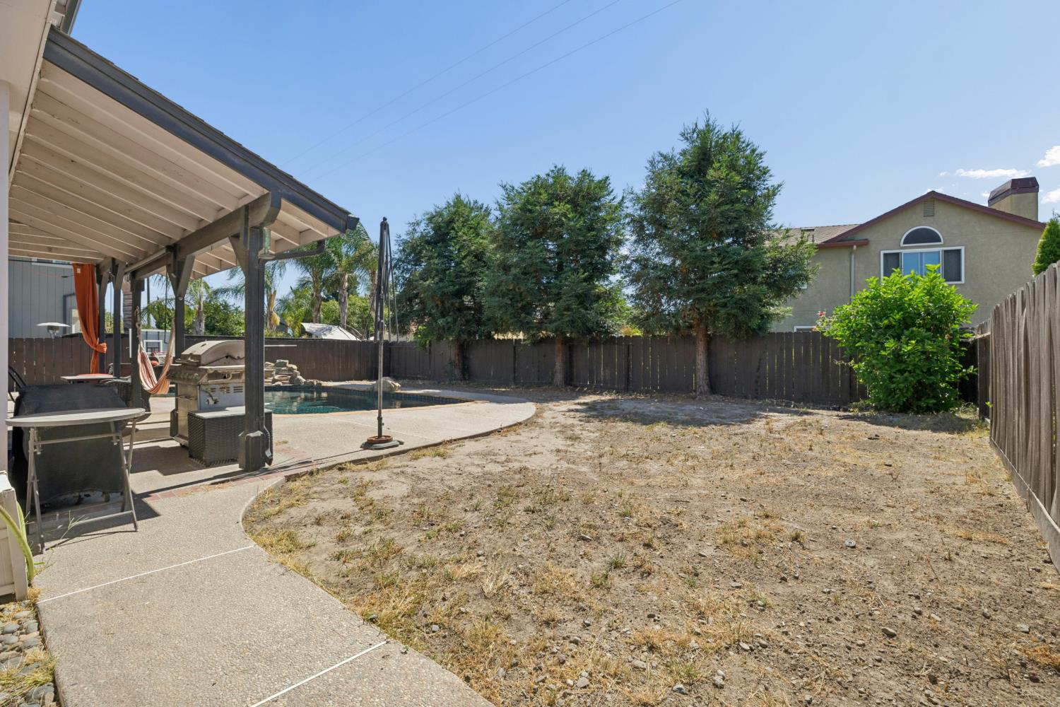 585 Bounty Pl, Manteca, CA 95337