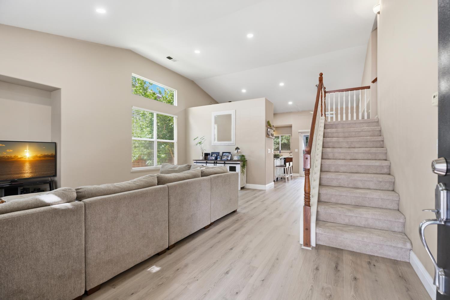 5413 Flintridge Ct, Riverbank, CA 95367