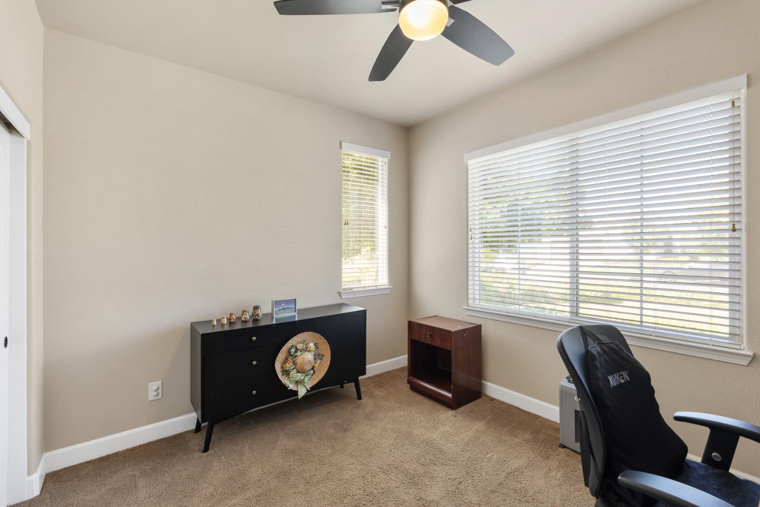 1384 Arbor Brook Dr, Manteca, CA 95336