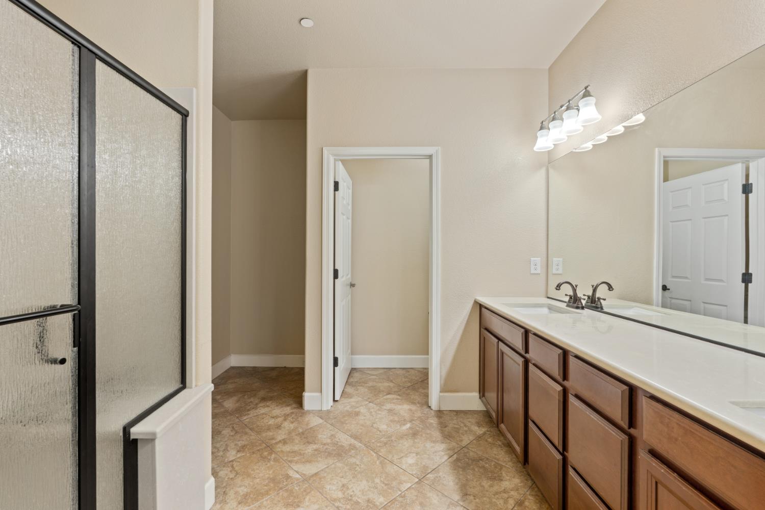 1384 Arbor Brook Dr, Manteca, CA 95336