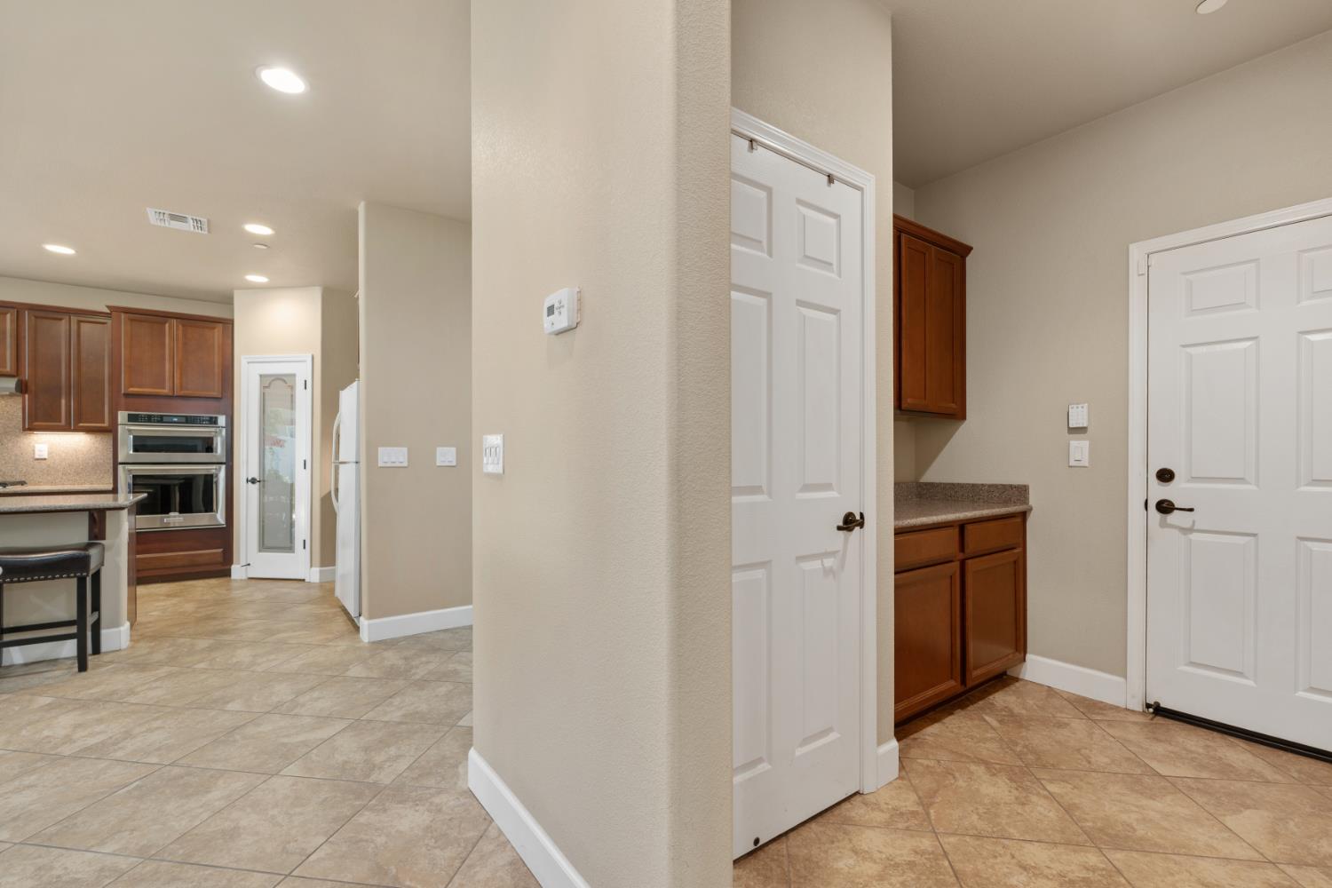 1384 Arbor Brook Dr, Manteca, CA 95336