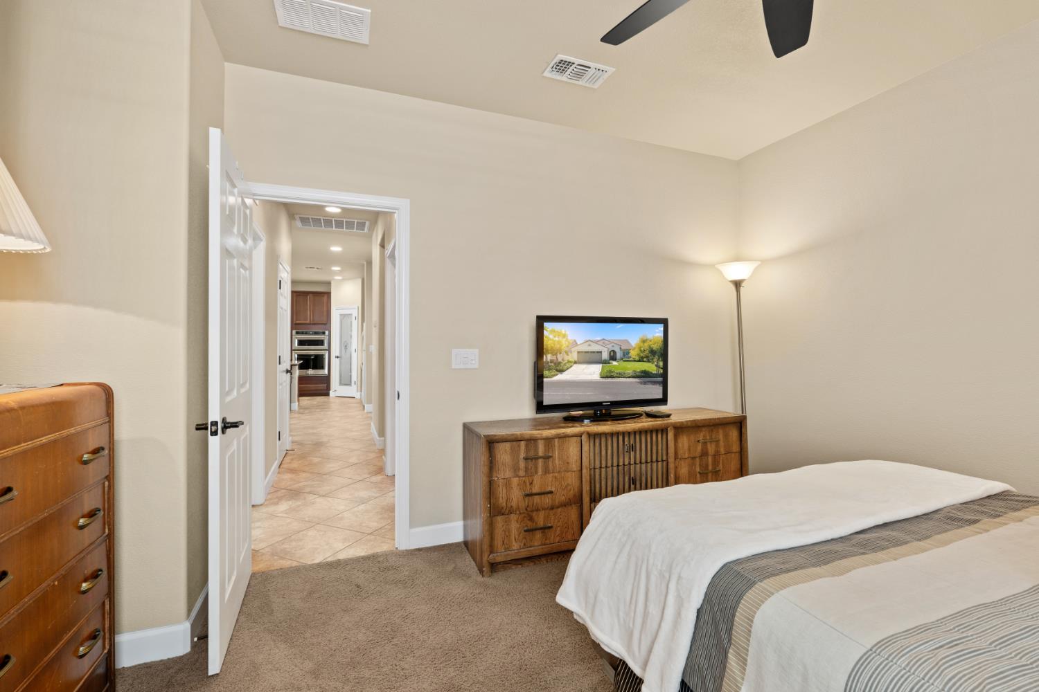 1384 Arbor Brook Dr, Manteca, CA 95336