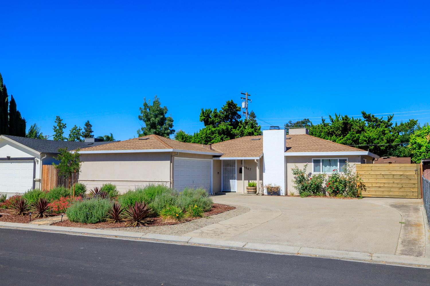 1547 Maddux Ave, Modesto, CA 95358