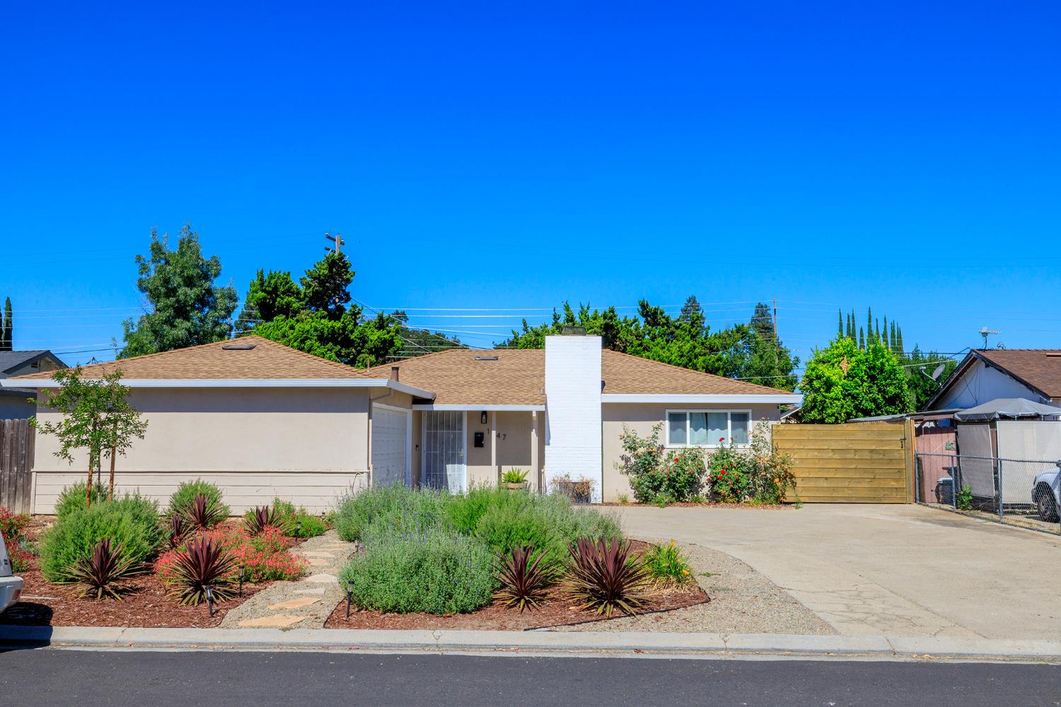 1547 Maddux Ave, Modesto, CA 95358
