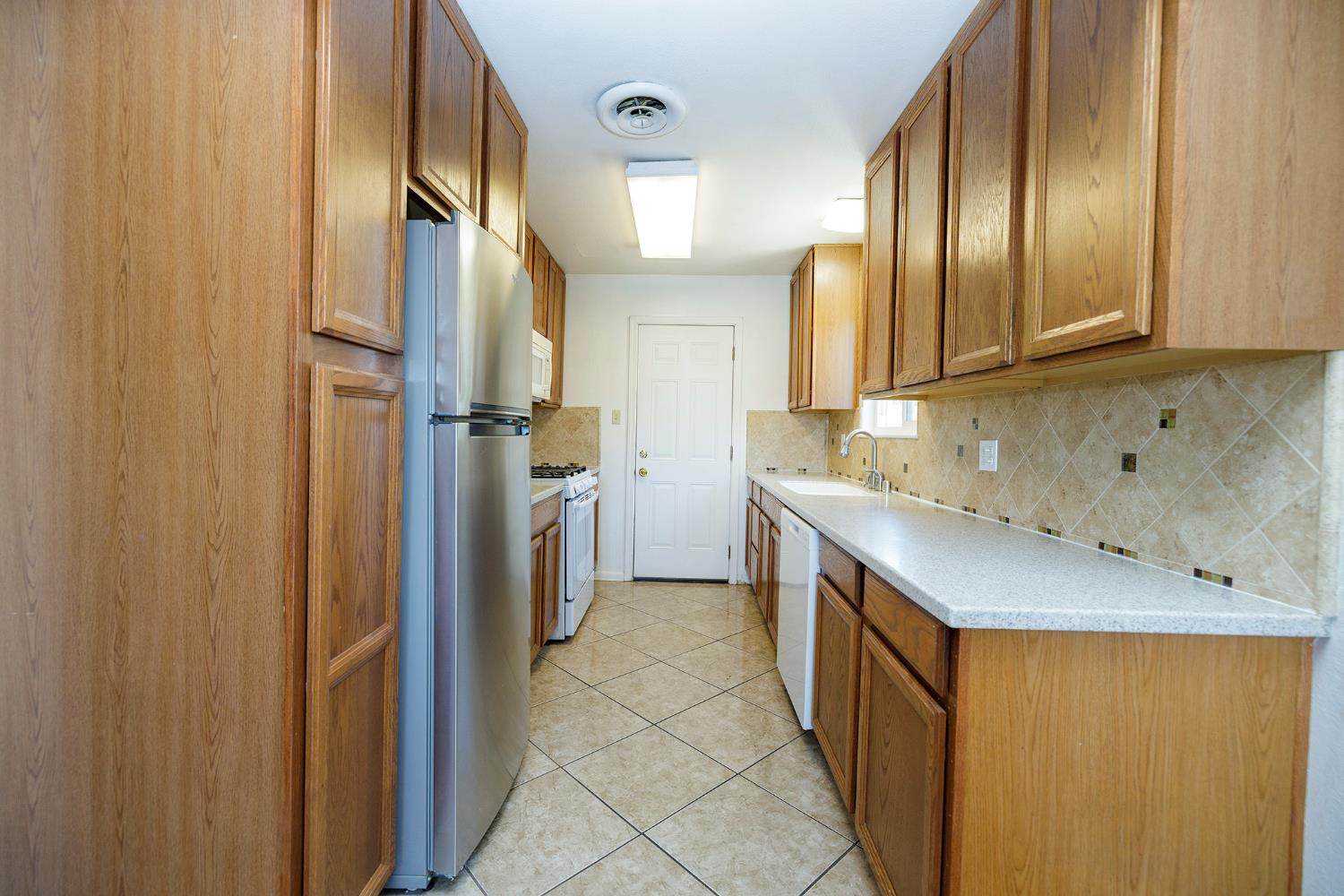 1547 Maddux Ave, Modesto, CA 95358