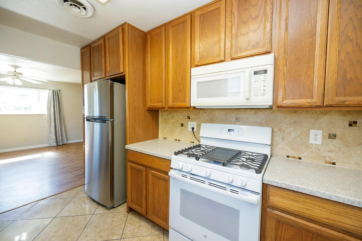 1547 Maddux Ave, Modesto, CA 95358