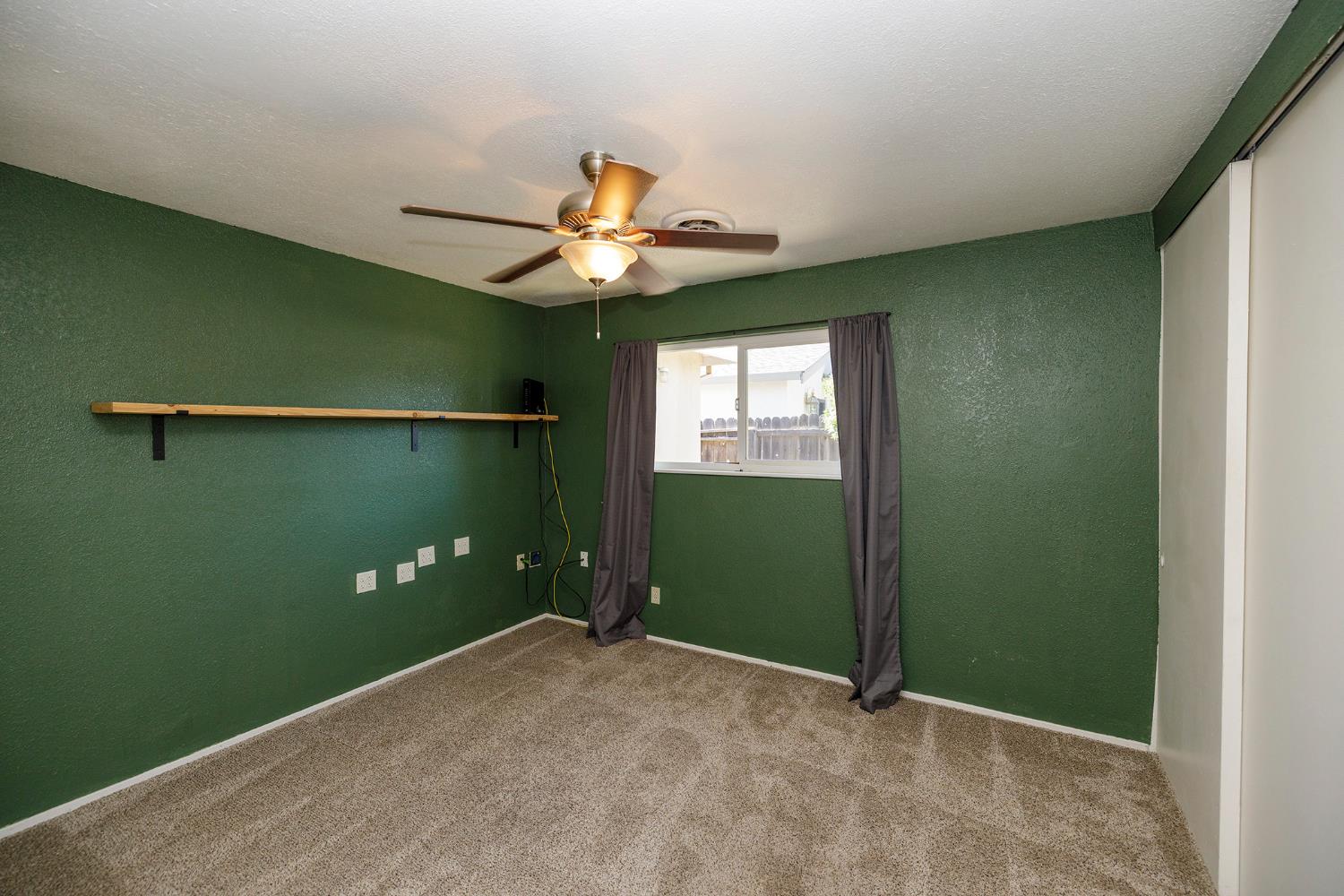 1547 Maddux Ave, Modesto, CA 95358