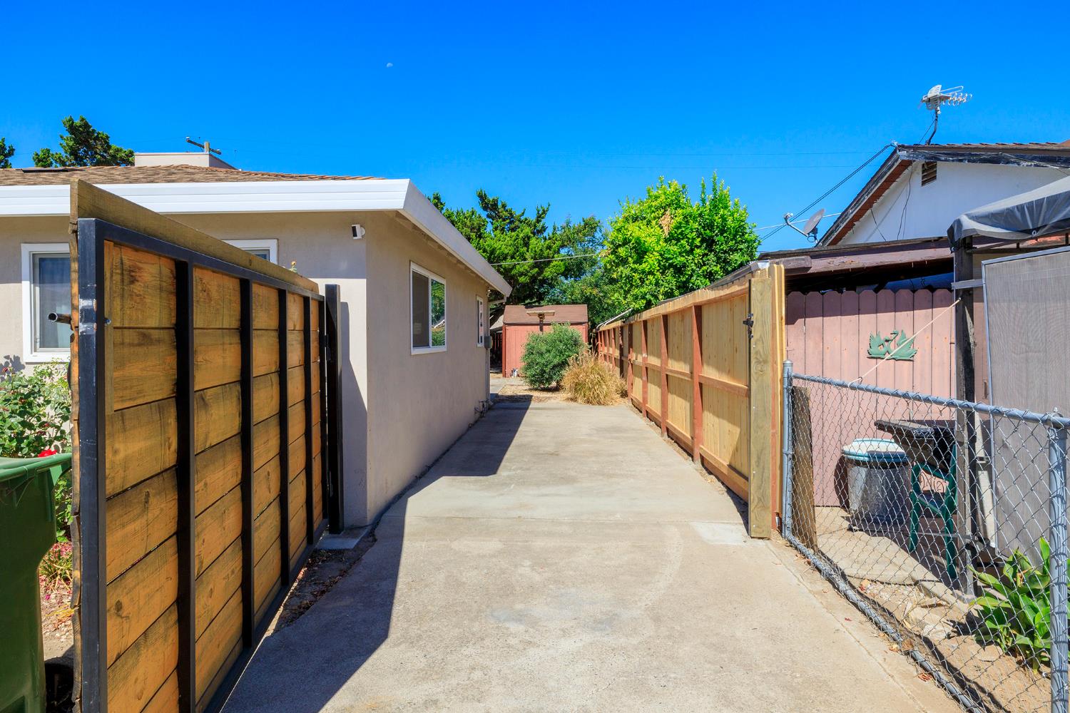 1547 Maddux Ave, Modesto, CA 95358