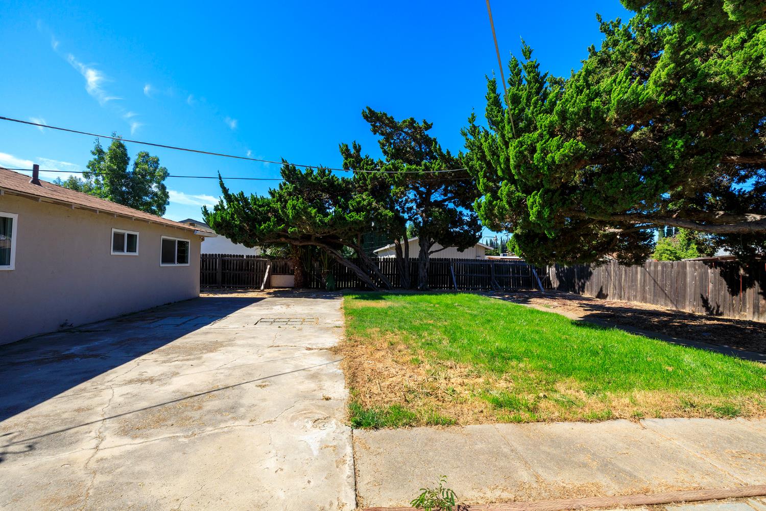 1547 Maddux Ave, Modesto, CA 95358