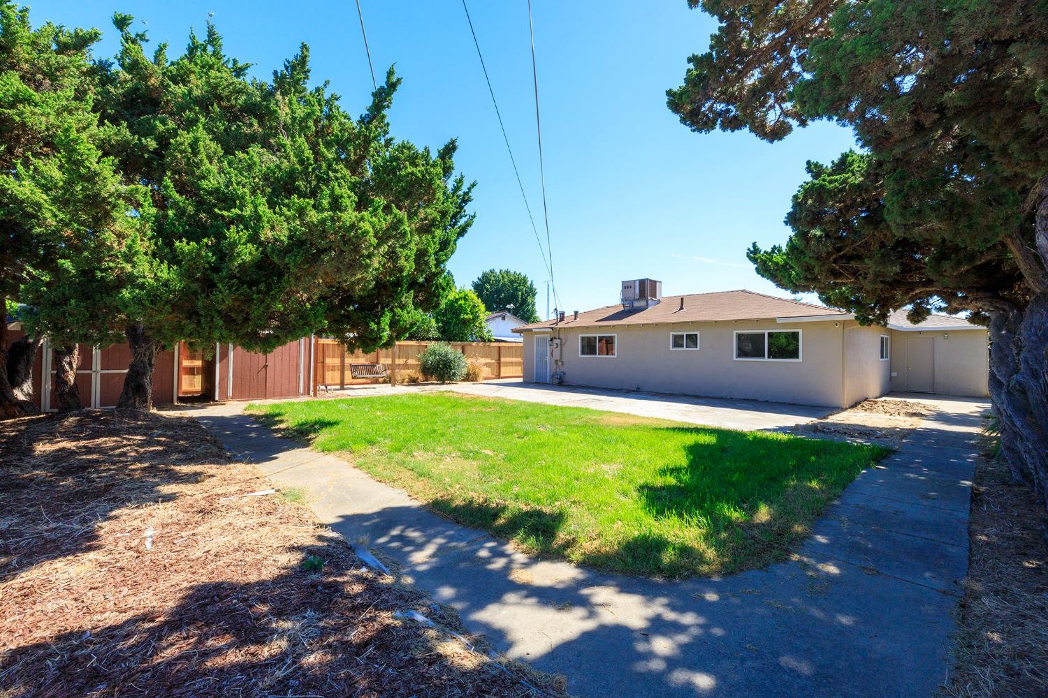 1547 Maddux Ave, Modesto, CA 95358