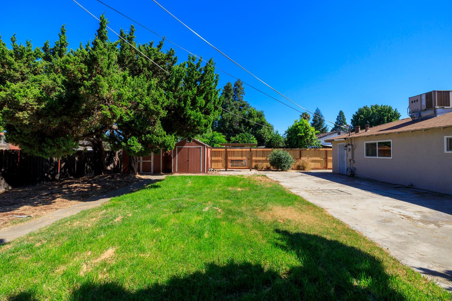 1547 Maddux Ave, Modesto, CA 95358