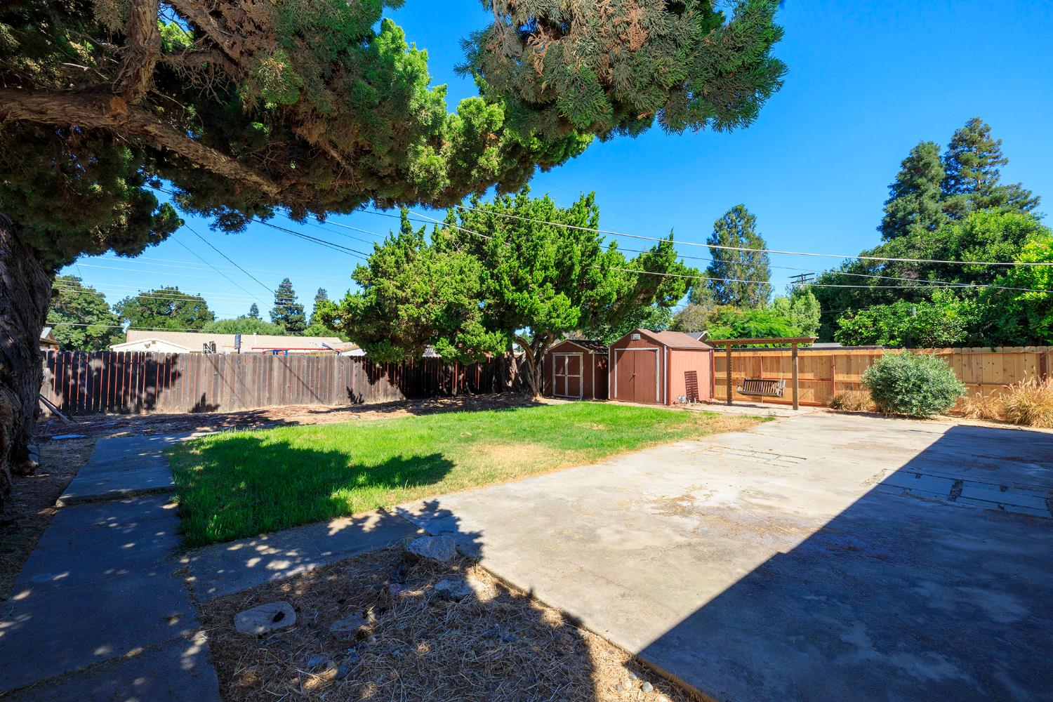 1547 Maddux Ave, Modesto, CA 95358