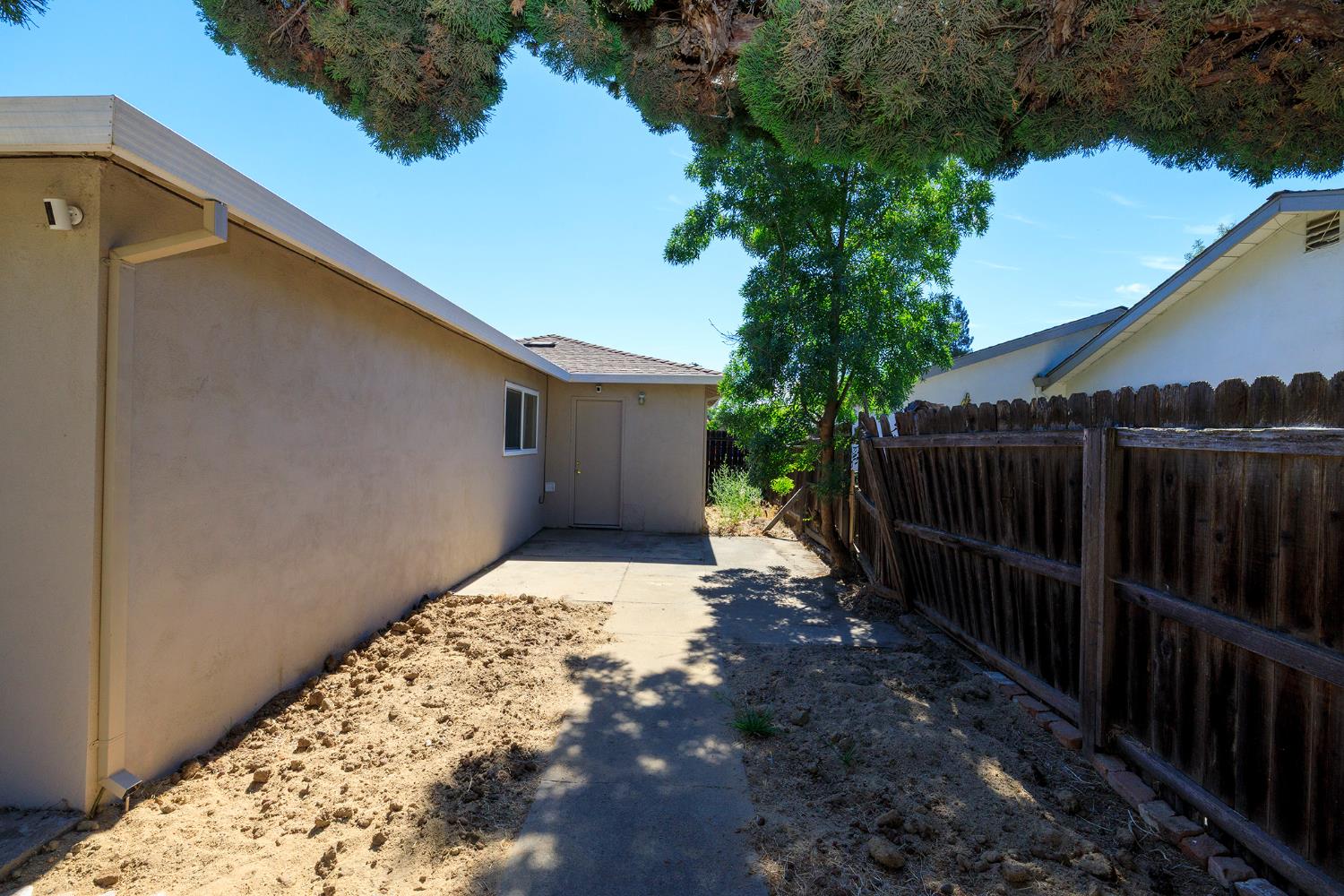 1547 Maddux Ave, Modesto, CA 95358