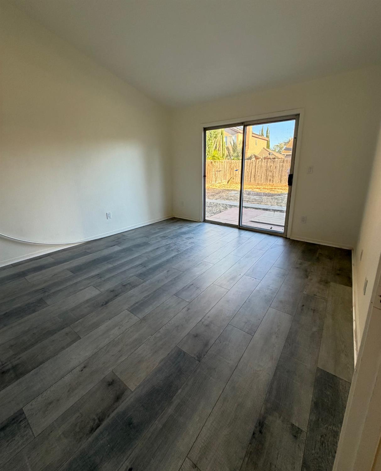2169 Laguna Way, Los Banos, CA 93635