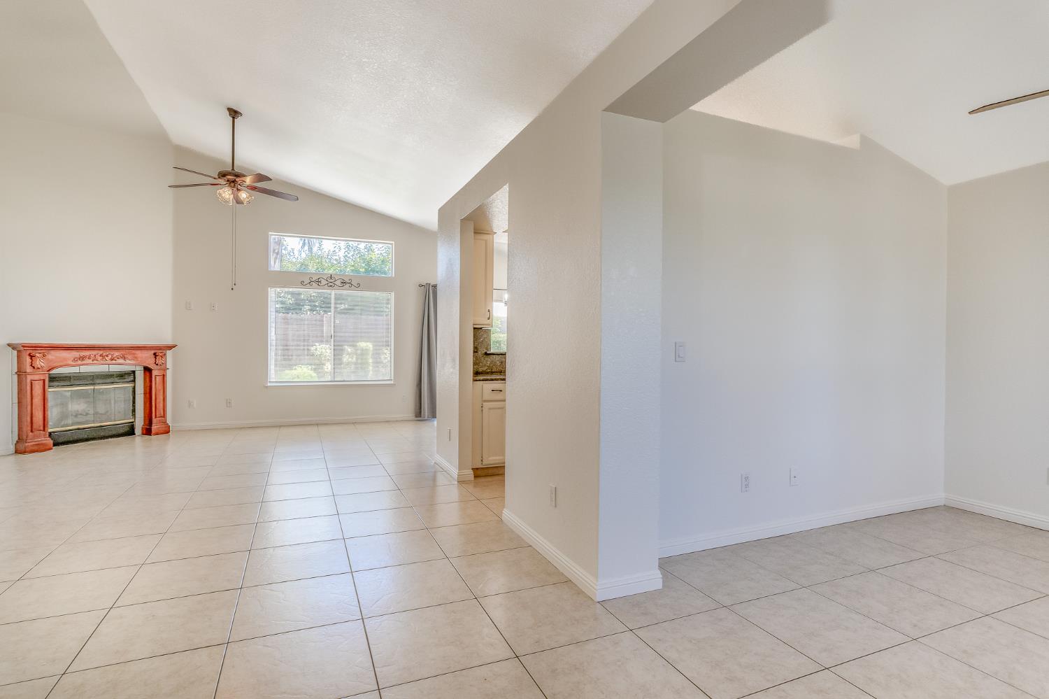 6024 Creek Bend Dr, Riverbank, CA 95367