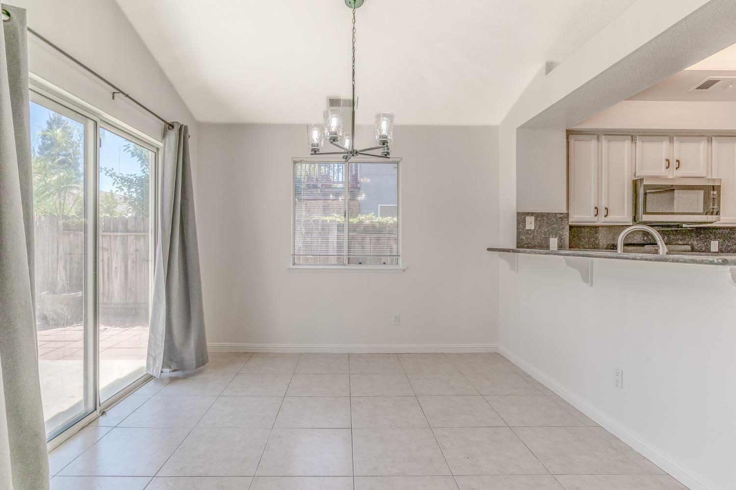6024 Creek Bend Dr, Riverbank, CA 95367