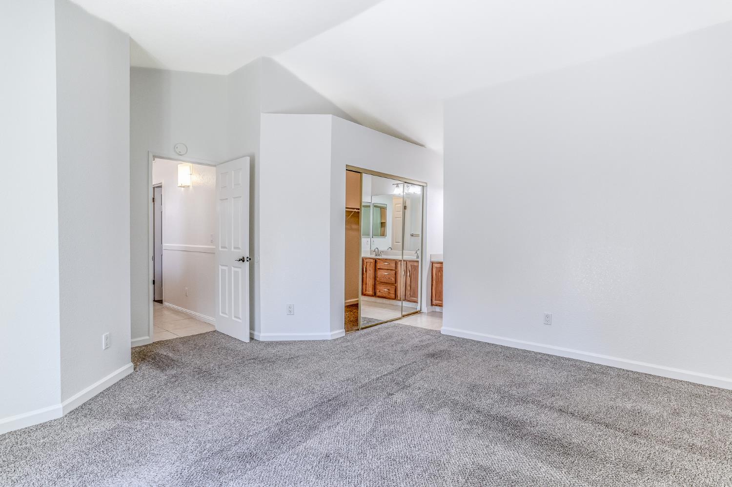 6024 Creek Bend Dr, Riverbank, CA 95367