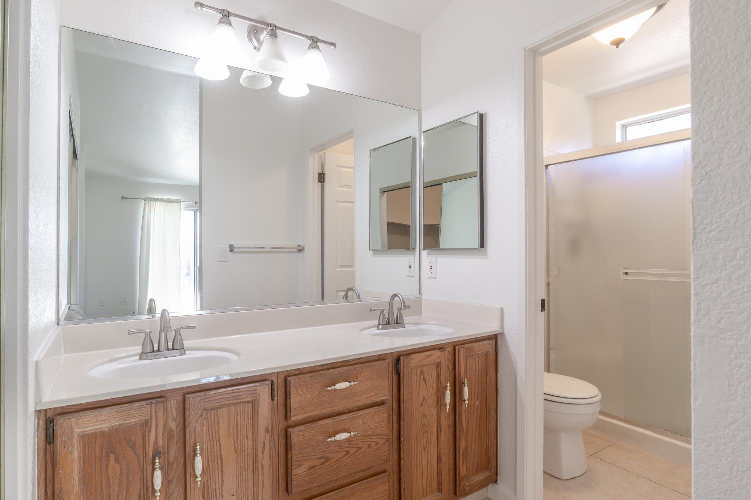 6024 Creek Bend Dr, Riverbank, CA 95367