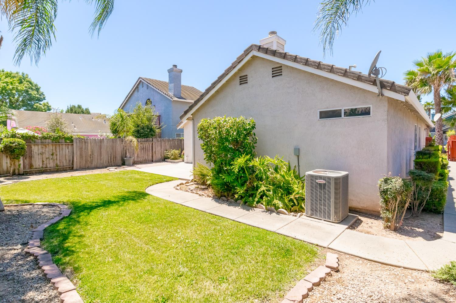 6024 Creek Bend Dr, Riverbank, CA 95367