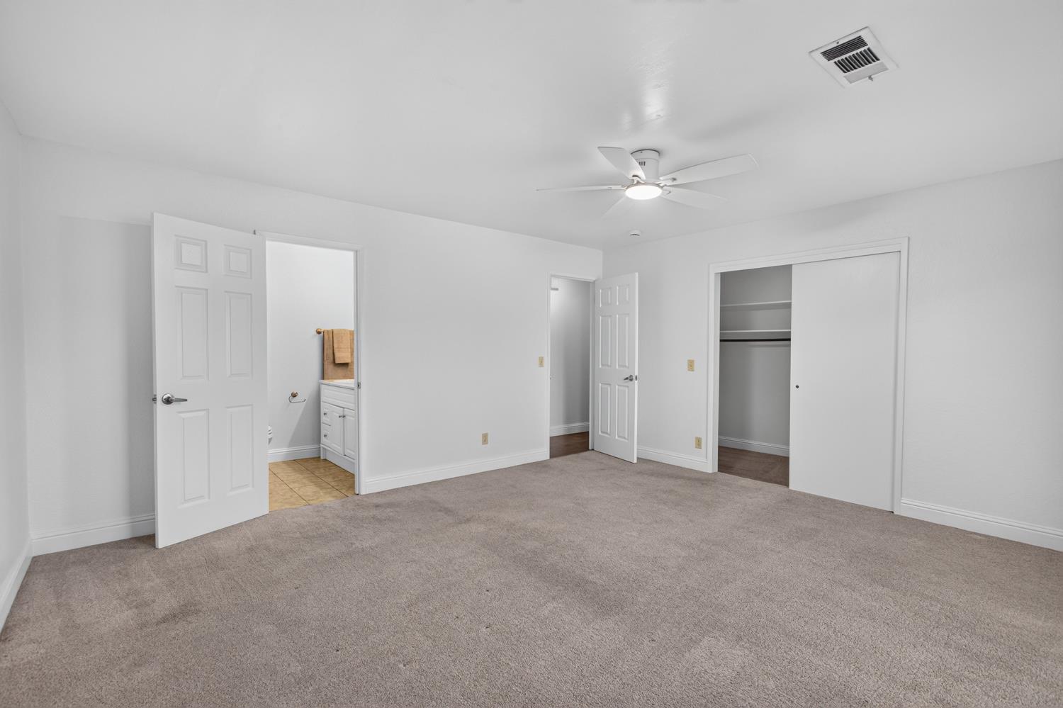 1542 Greenwood Way, Los Banos, CA 93635