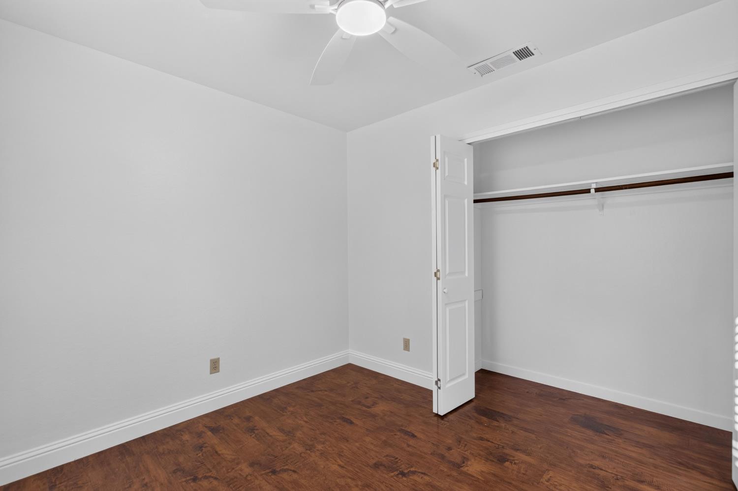 1542 Greenwood Way, Los Banos, CA 93635
