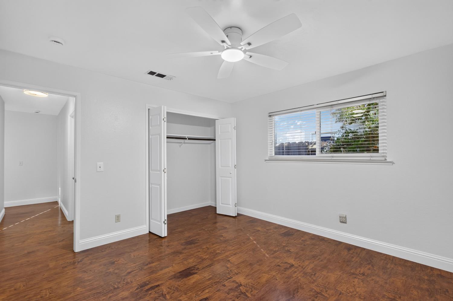 1542 Greenwood Way, Los Banos, CA 93635