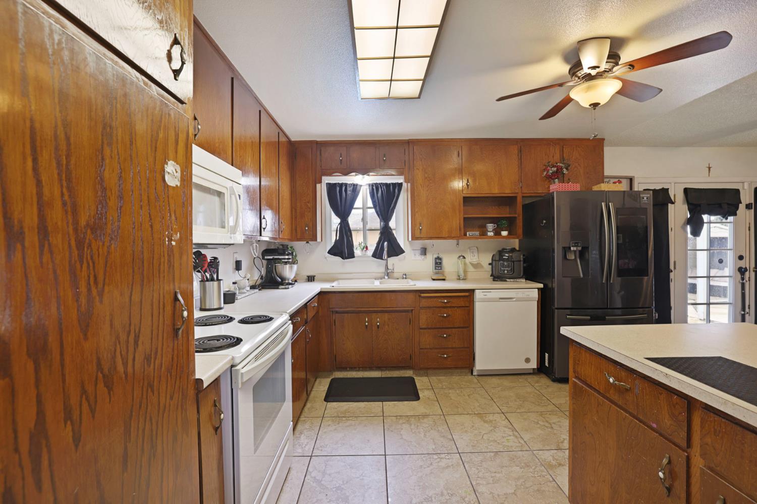 1700 Chapala Way, Modesto, CA 95355