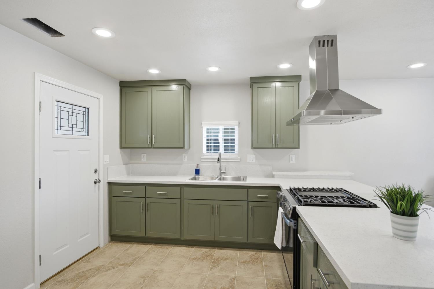 19906 Geer Ave, Hilmar, CA 95324