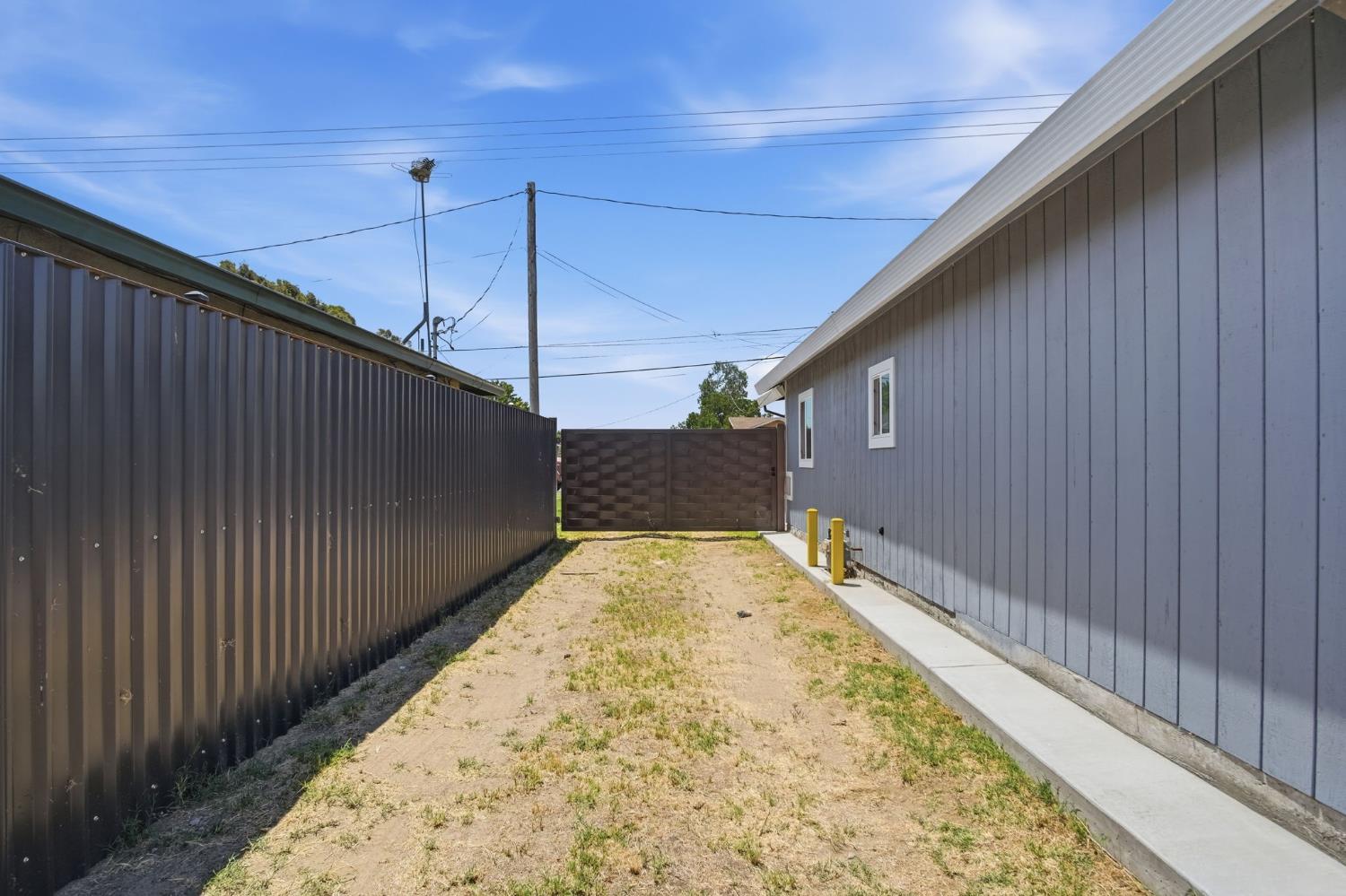 19906 Geer Ave, Hilmar, CA 95324