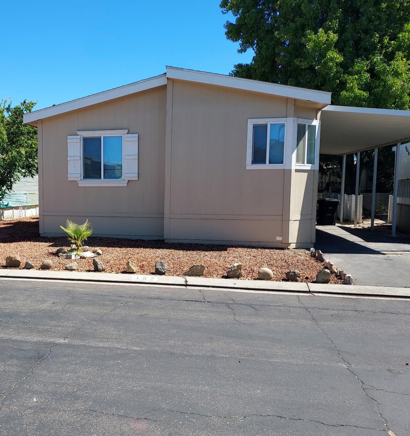 2621 Prescott Rd #182, Modesto, CA 95350