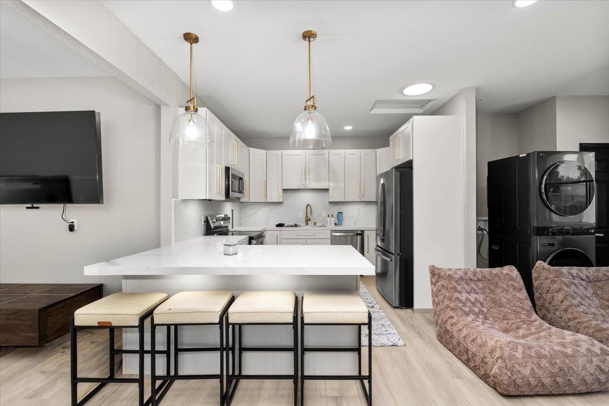 770 Mulholand Dr, Ripon, CA 95366