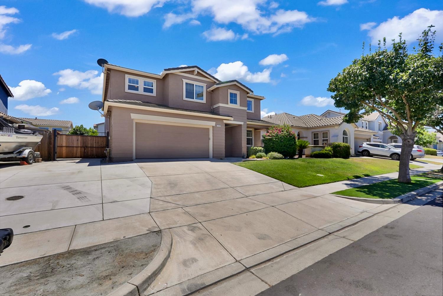1434 Jake Creek Dr, Patterson, CA 95363